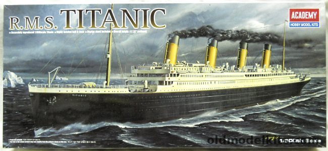 Academy 1/600 R.M.S. Titanic Ocean Liner, 1459 plastic model kit